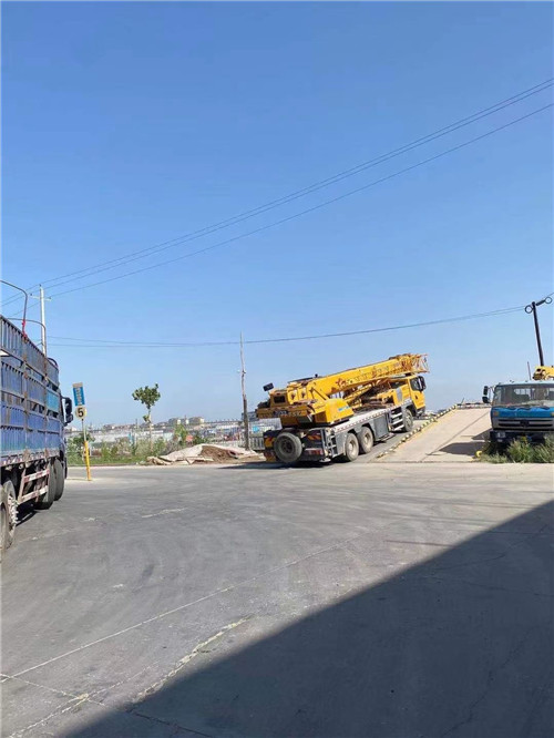 凉城县25吨吊车的租赁价格大概是多少？